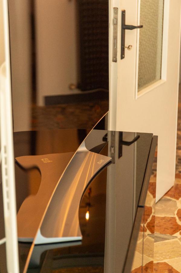 Ca Glera - Vintage Design Apartment Revine Lago Bagian luar foto